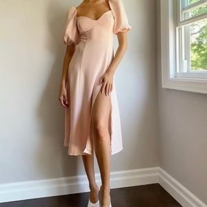 Aritzia Wilfred Novella Midi dress Size 8 in Soft Blushed Pink VGUC
